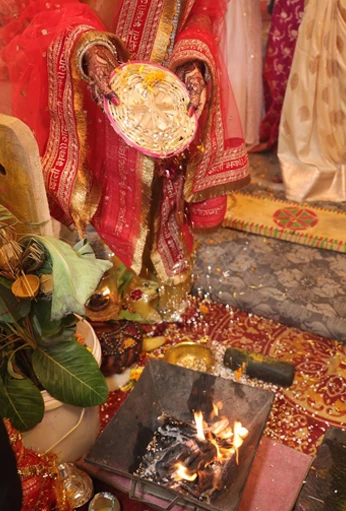 Bihari Bridal Samagri Kit with Singhora Sindoor Dani and Bangles